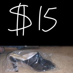 BRAND NEW Apostrophe Heels ( size 8.5)